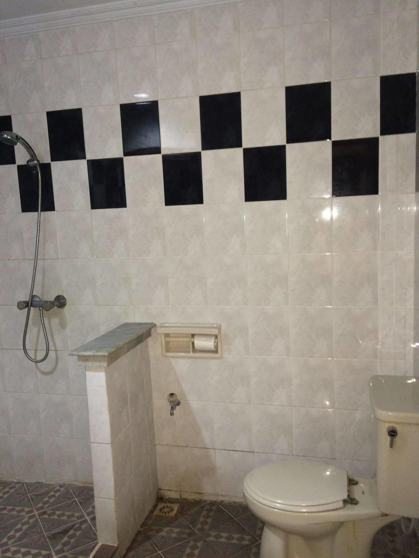 Sri Ratu Hotel Легиан Экстерьер фото