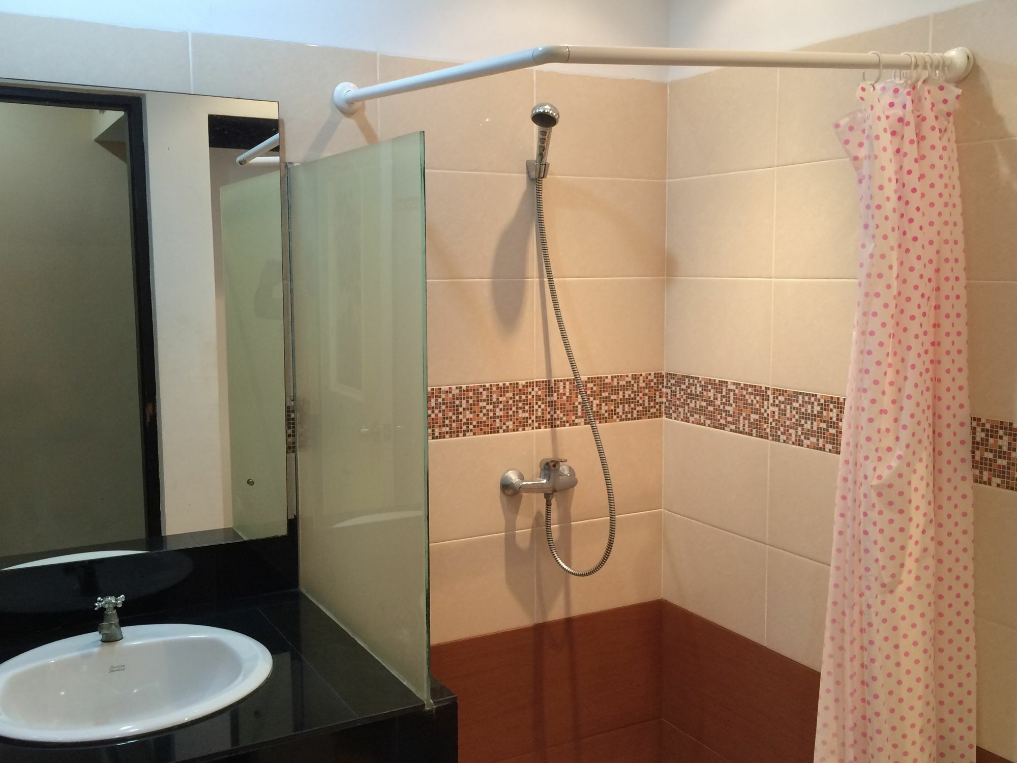 Sri Ratu Hotel Легиан Экстерьер фото