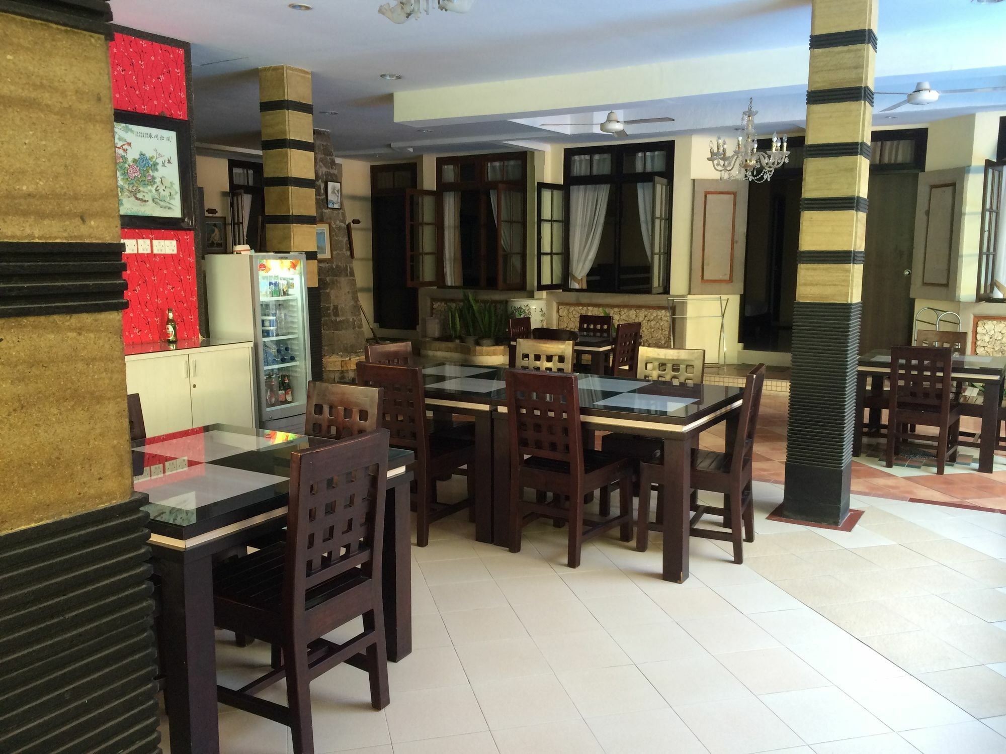 Sri Ratu Hotel Легиан Экстерьер фото